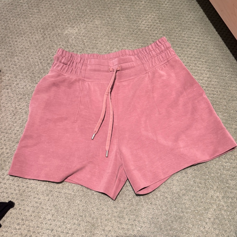 Lululemon rose color 5” shorts